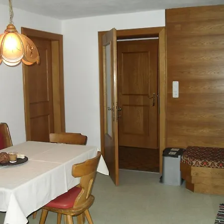 Haus Schellenschmied Apartment Pettneu am Arlberg Room photo