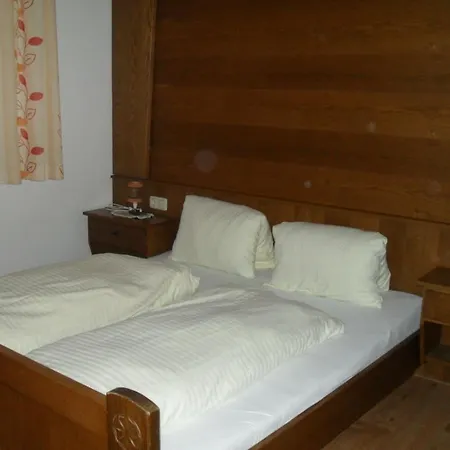 Haus Schellenschmied Apartment Pettneu am Arlberg Room photo
