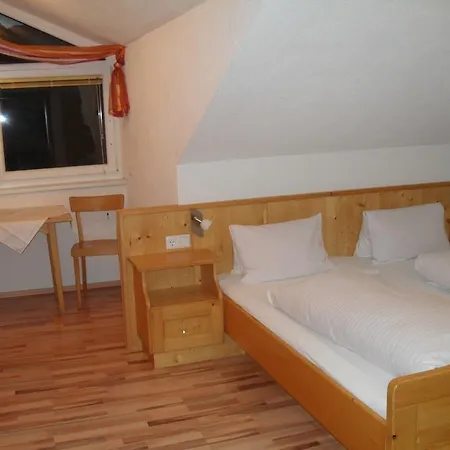 Haus Schellenschmied Apartment Pettneu am Arlberg Room photo