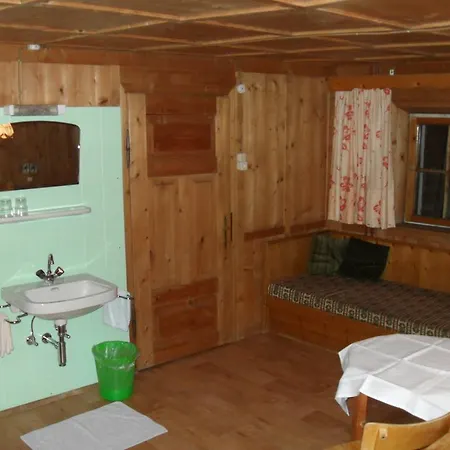 Haus Schellenschmied Apartment Pettneu am Arlberg Room photo